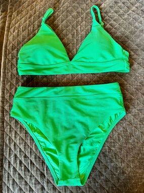 ANTONIO MELANI Green Ribbed Bikini Top (size XL) and Bottoms (size M)